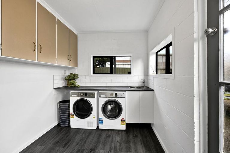 Photo of property in 35 Collins Street, Hawera, 4610