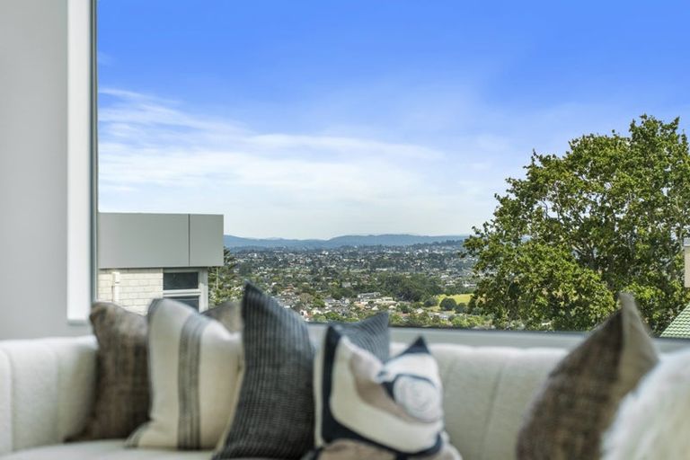 Photo of property in 80 Bleakhouse Road, Howick, Auckland, 2014