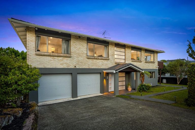 Photo of property in 14 Portsea Place, Chatswood, Auckland, 0626