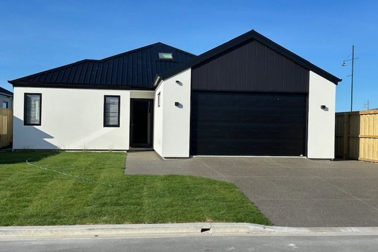 Photo of property in 20 Waituna Street, Pegasus, 7612