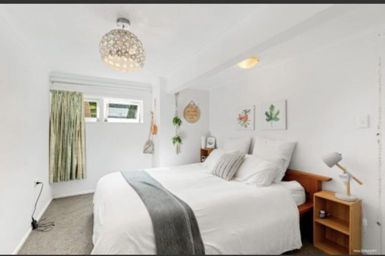 Photo of property in 158 Carlisle Road, Northcross, Auckland, 0632