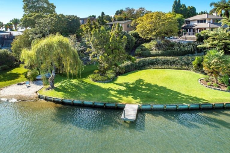 Photo of property in 32 Wallace Road, Hobsonville, Auckland, 0616