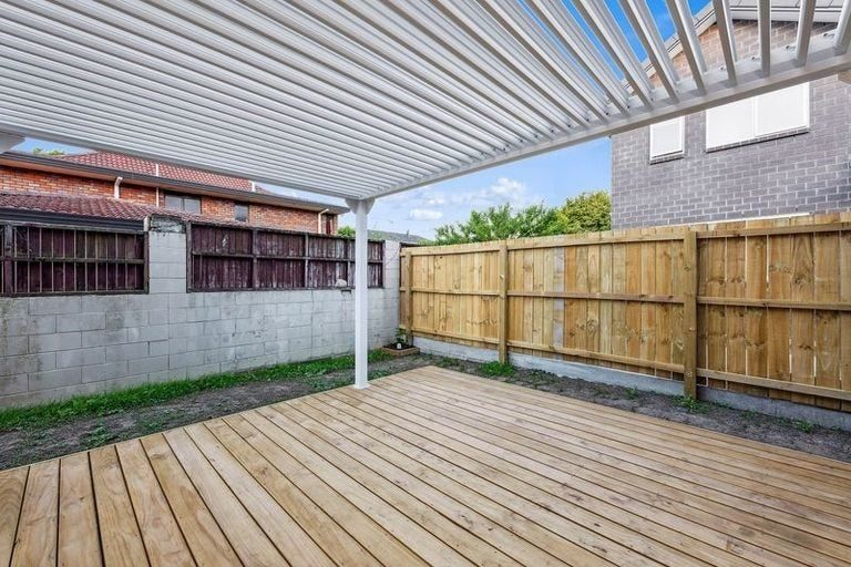 Photo of property in 4a Bosun Place, Te Atatu Peninsula, Auckland, 0610