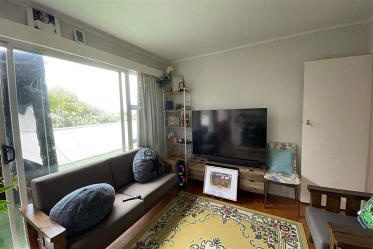 Photo of property in 26 Tiroroa Avenue, Te Atatu South, Auckland, 0610