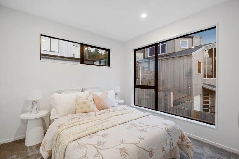 Photo of property in 33c Garadice Road, Rothesay Bay, Auckland, 0630