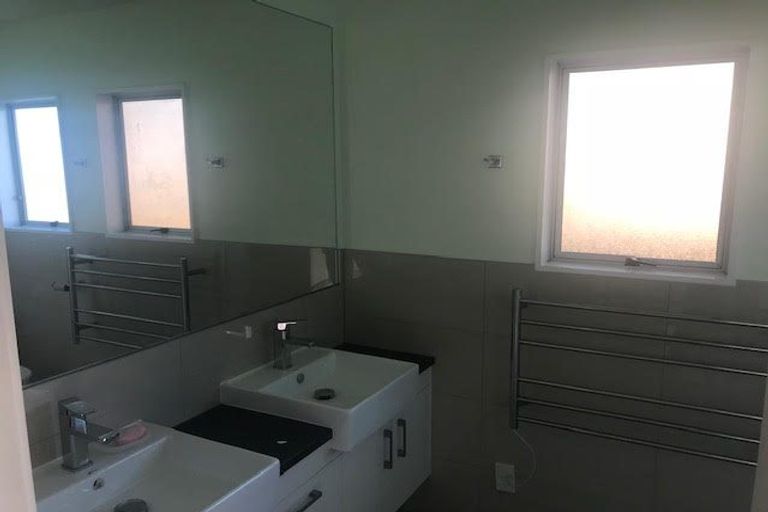 Photo of property in 2/7 Constance Place, Clover Park, Auckland, 2019