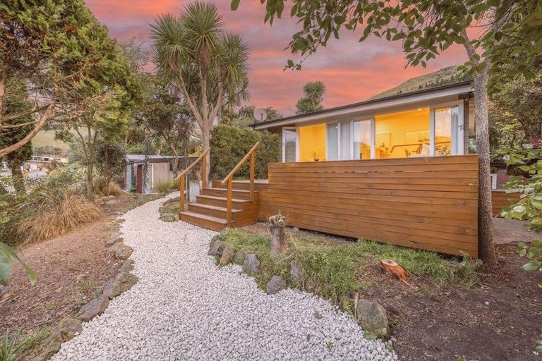 Photo of property in 79a Port Hills Road, Heathcote Valley, Christchurch, 8022