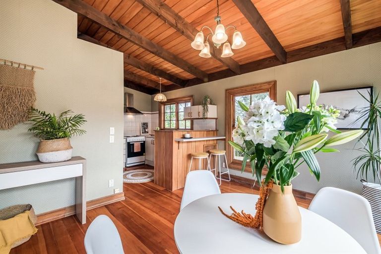 Photo of property in 2/160 Mokoia Road, Chatswood, Auckland, 0626