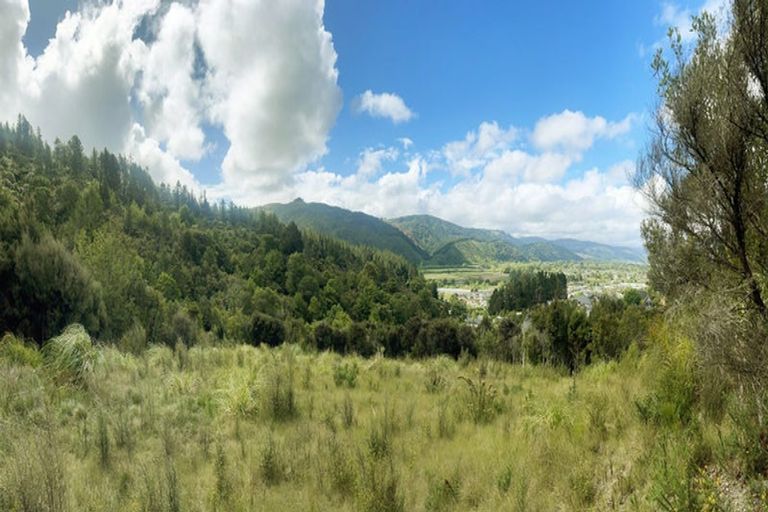 Photo of property in 42 Sylvan Way, Silverstream, Upper Hutt, 5019