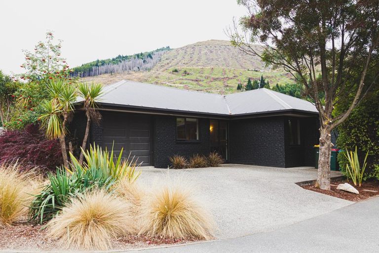 Photo of property in 1a Maple Court, Arthurs Point, Queenstown, 9371