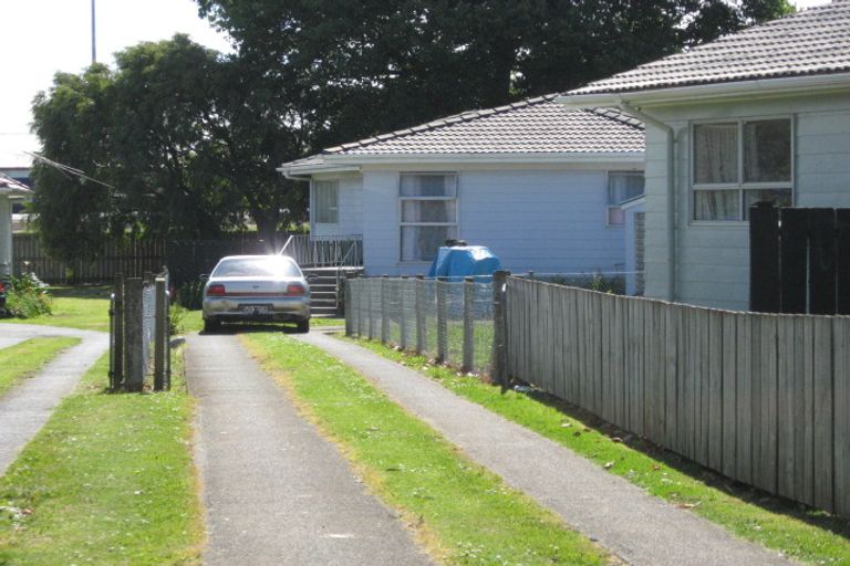 Photo of property in 69 Kiwi Esplanade, Mangere Bridge, Auckland, 2022