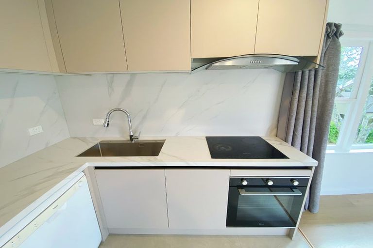 Photo of property in 1/8a Bracken Avenue, Takapuna, Auckland, 0622