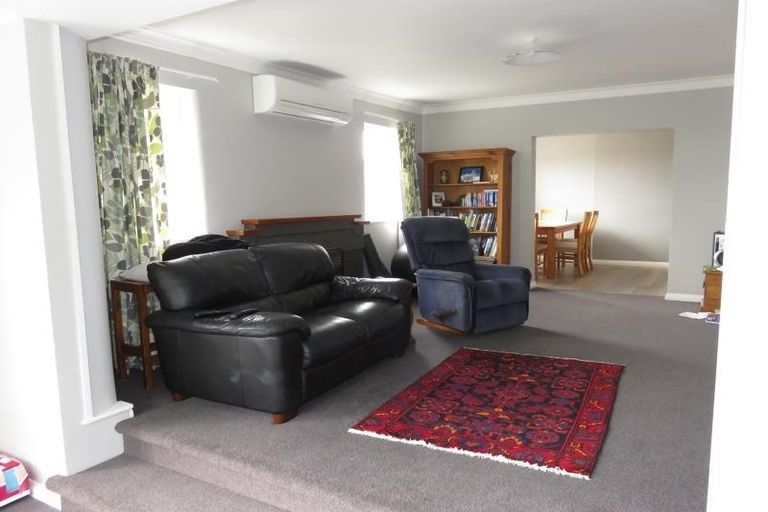Photo of property in 11 Hollies Crescent, Johnsonville, Wellington, 6037