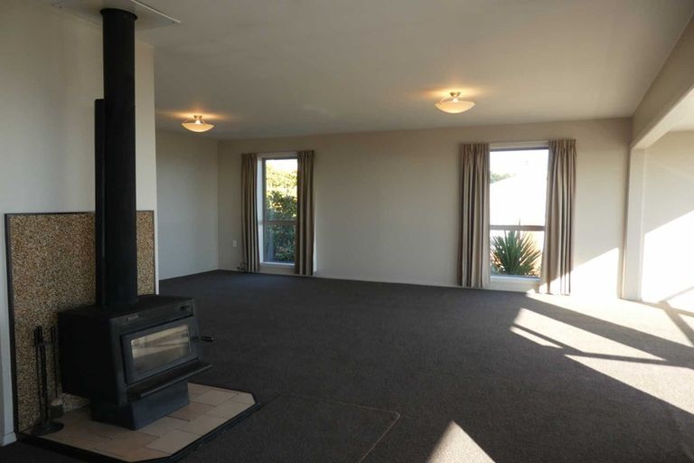 Photo of property in 1/98 Moncks Spur Road, Redcliffs, Christchurch, 8081