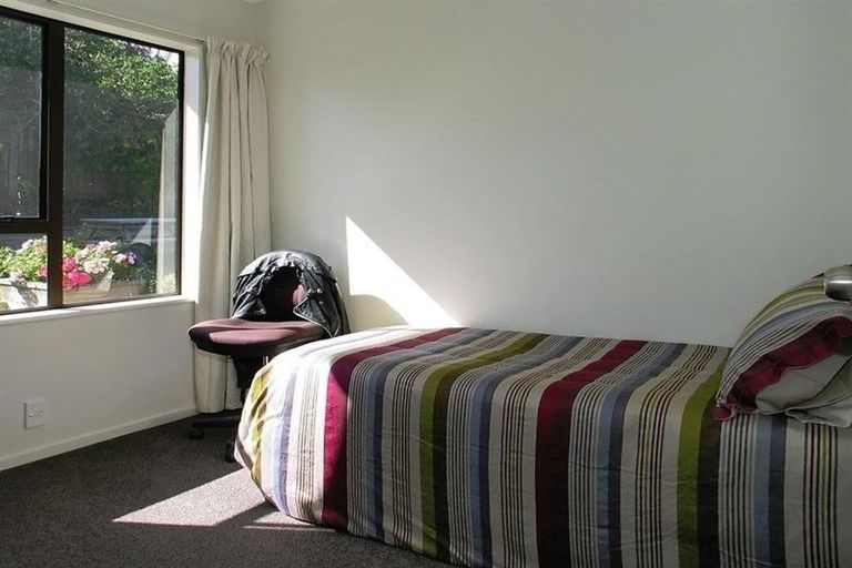 Photo of property in 30 Guadeloupe Crescent, Grenada Village, Wellington, 6037