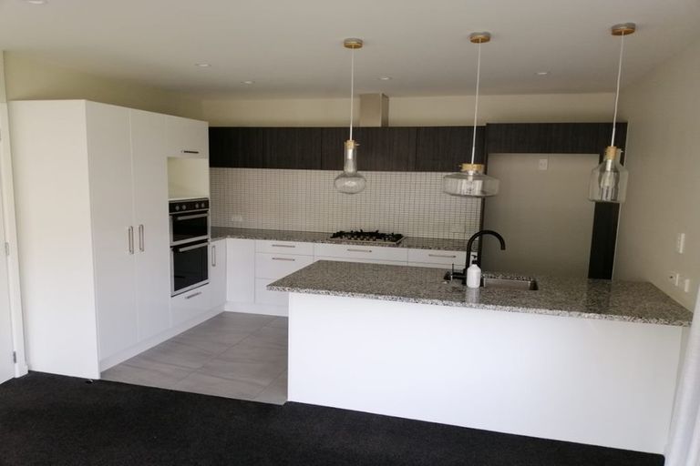 Photo of property in 1/10 Victoria Street, Ebdentown, Upper Hutt, 5018