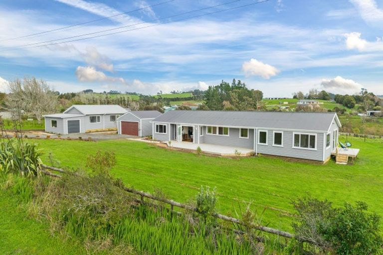 Photo of property in 4 Henley Road, Kaukapakapa, 0871