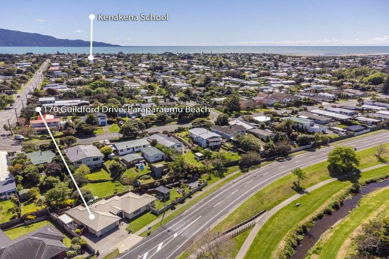 Photo of property in 170 Guildford Drive, Paraparaumu Beach, Paraparaumu, 5032