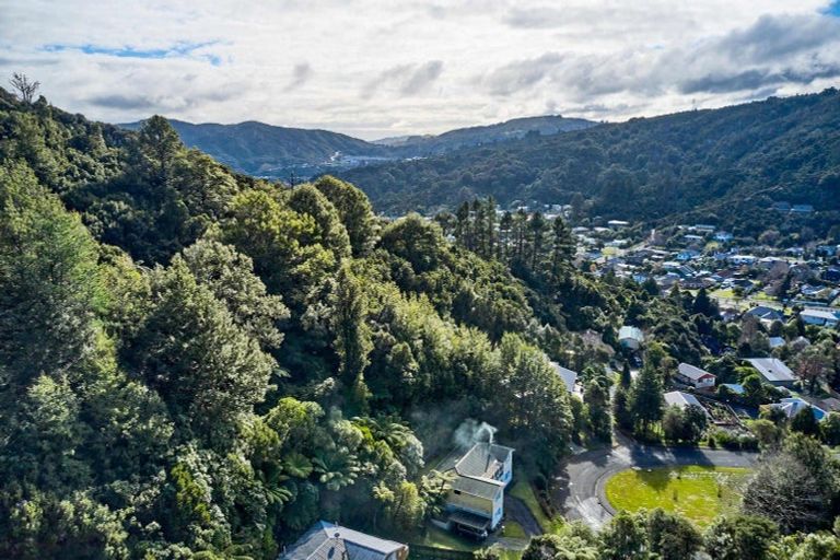 Photo of property in 34 Ngahere Street, Stokes Valley, Lower Hutt, 5019