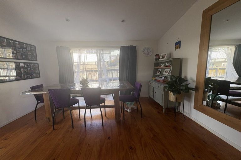 Photo of property in 16 Glenvar Road, Torbay, Auckland, 0630