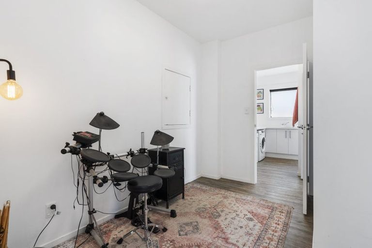 Photo of property in 1/18 Mizpah Road, Torbay, Auckland, 0630