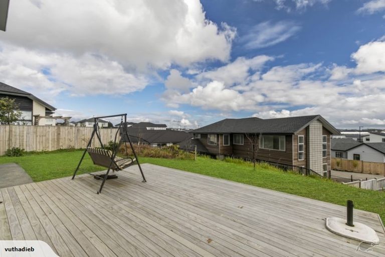 Photo of property in 20 Kingfisher Road, Silverdale, 0932