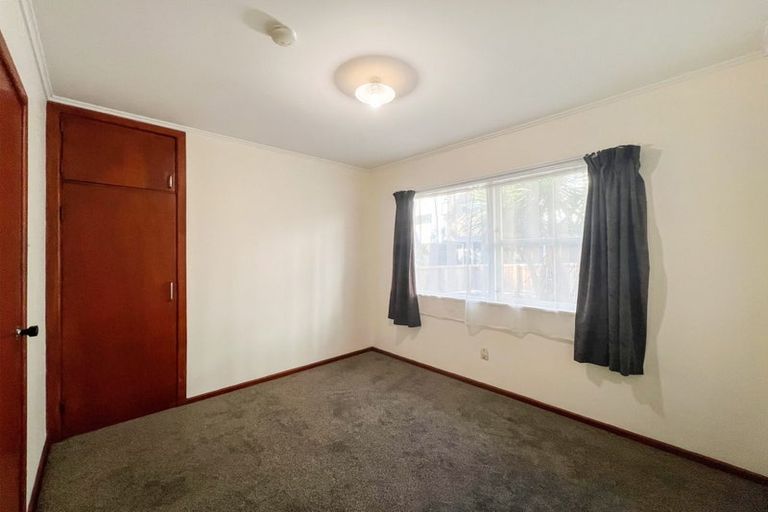 Photo of property in 82 Shoreham Street, Avondale, Auckland, 0600