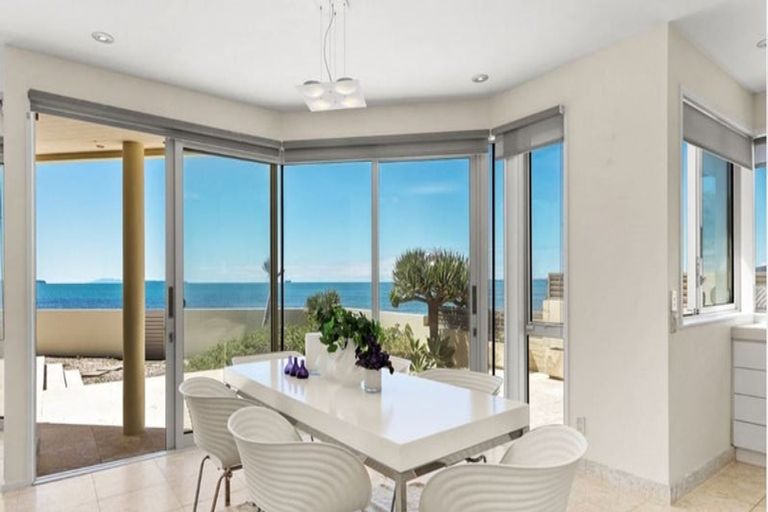 Photo of property in 26 Tiri Road, Milford, Auckland, 0620