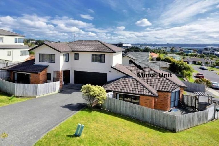 Photo of property in 29 Black Teal Close, Unsworth Heights, Auckland, 0632