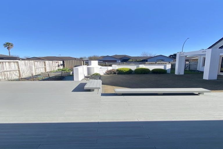 Photo of property in 2 Coleraine Drive, Rototuna, Hamilton, 3210