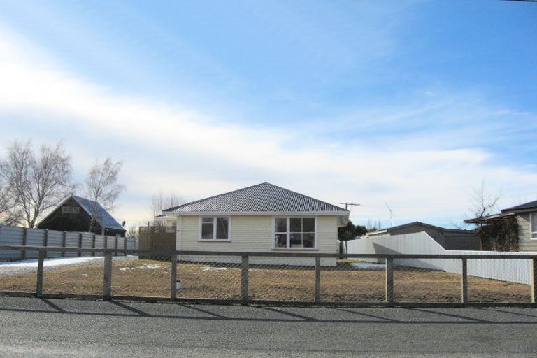 Photo of property in 13 Fraser Crescent, Twizel, 7901