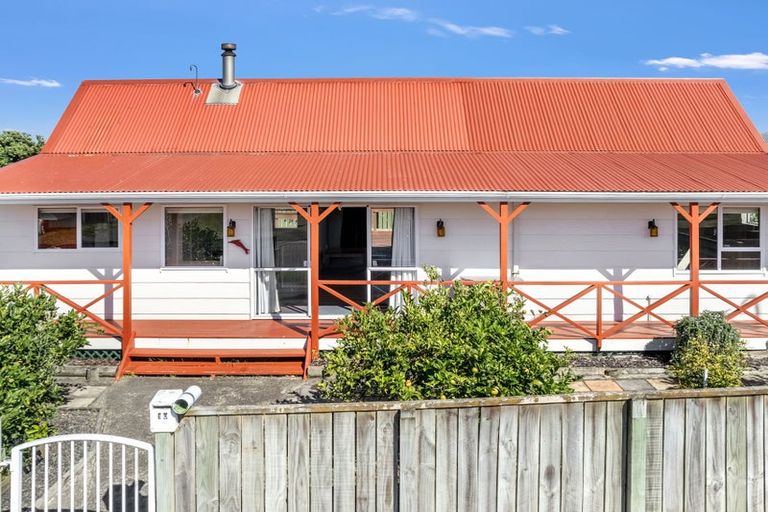 Photo of property in 10 Taonui Street, Waitarere Beach, Levin, 5510