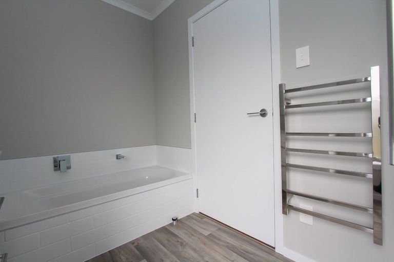 Photo of property in 2b Yorkshire Road, Silverdale, Hamilton, 3216