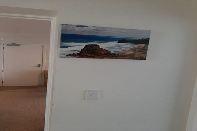 Photo of property in 2/1 Opito Way, East Tamaki, Auckland, 2013