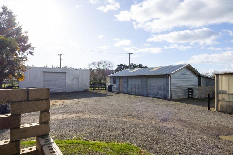 Photo of property in 658 Roberts Line, Kelvin Grove, Palmerston North, 4470