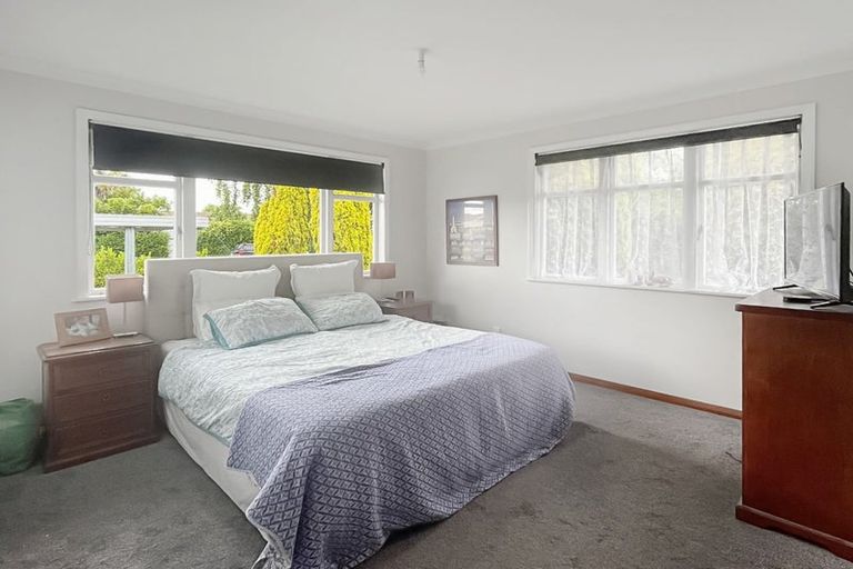 Photo of property in 27 Knowles Street, Terrace End, Palmerston North, 4410