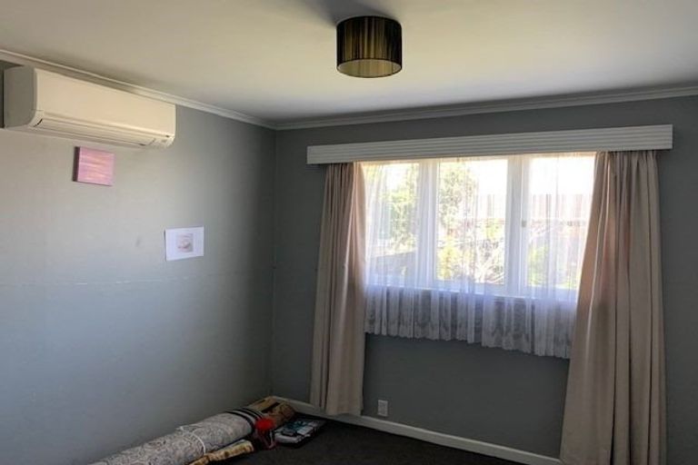 Photo of property in 305 Richardson Road, New Windsor, Auckland, 1041