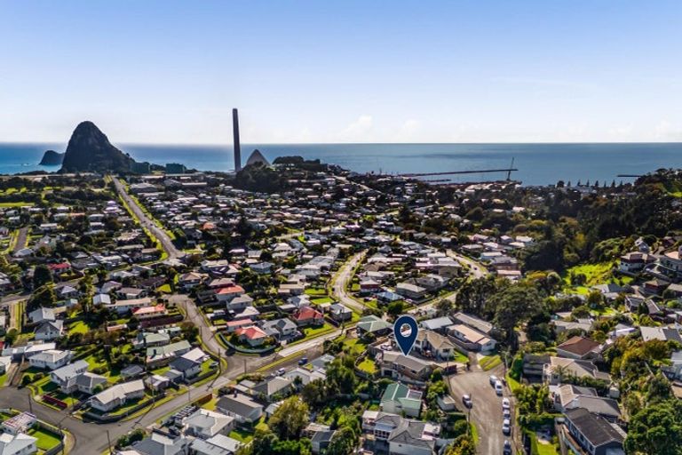 Photo of property in 15 Mount View Place, Spotswood, New Plymouth, 4310