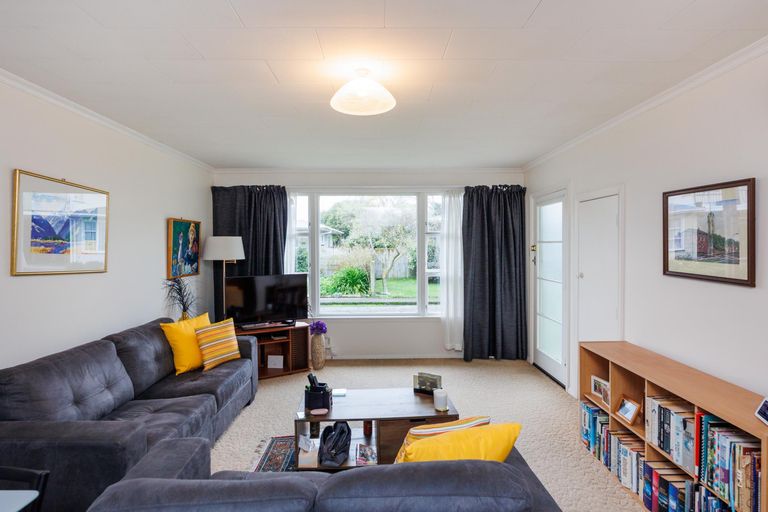 Photo of property in 12a Collingwood Court, Hokowhitu, Palmerston North, 4410