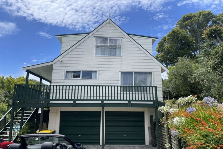 Photo of property in 42 Oaktree Avenue, Browns Bay, Auckland, 0630
