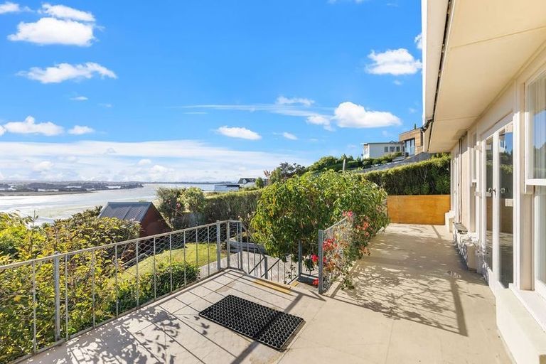 Photo of property in 25 Te Awakura Terrace, Mount Pleasant, Christchurch, 8081