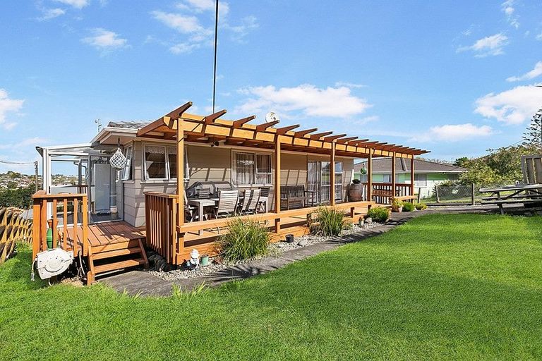 Photo of property in 299 Sunset Road, Sunnynook, Auckland, 0632