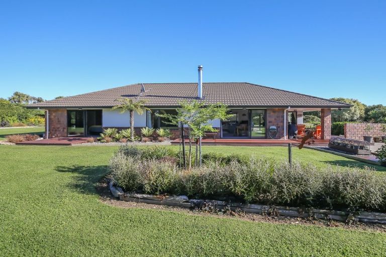 Photo of property in 47 Pohutukawa Drive, Levin, 5571