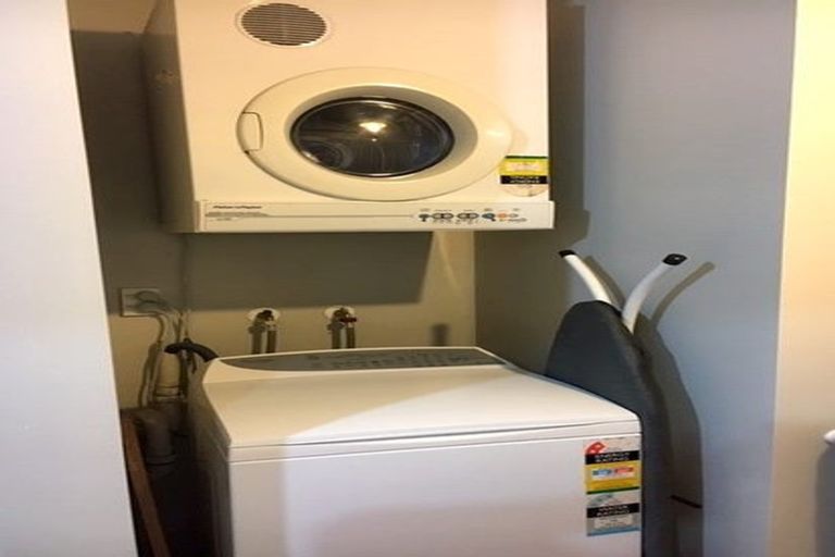 Photo of property in 37 Lawrence Street, Newtown, Wellington, 6021