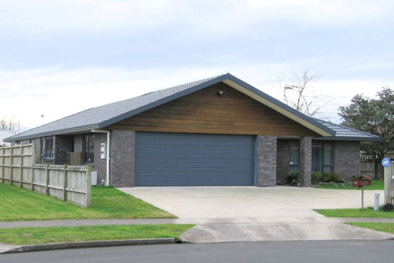 Photo of property in 15 Mangakoea Place, St Andrews, Hamilton, 3200