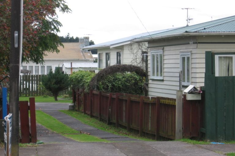 Photo of property in 2/27 Atkinson Avenue, Papatoetoe, Auckland, 2025