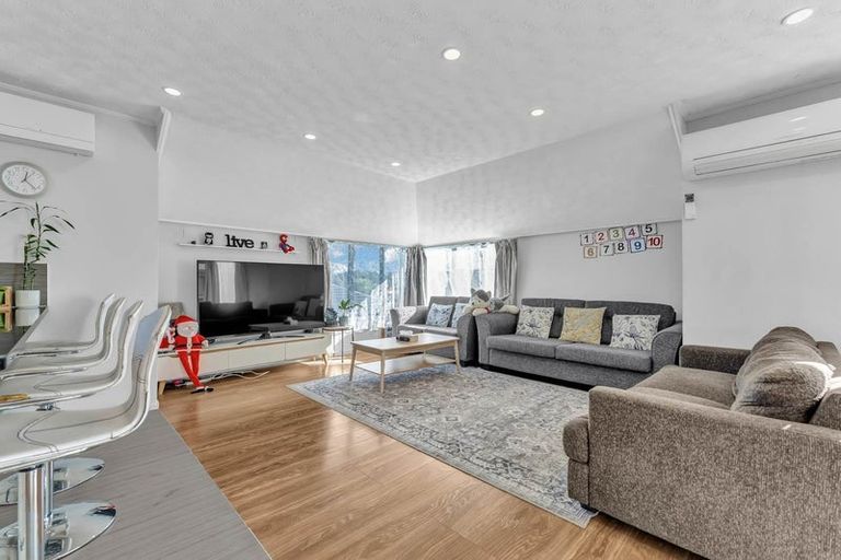 Photo of property in 31 Everglade Drive, Goodwood Heights, Auckland, 2105