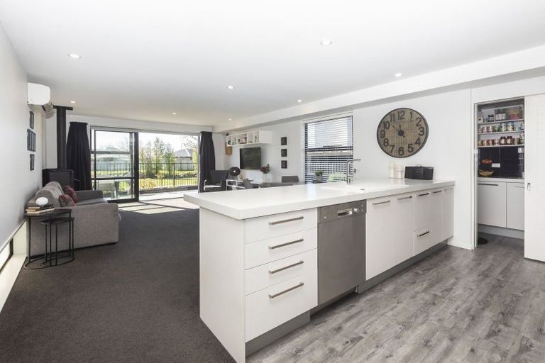 Photo of property in 19 Albert Sheppard Close, Yaldhurst, Christchurch, 8042