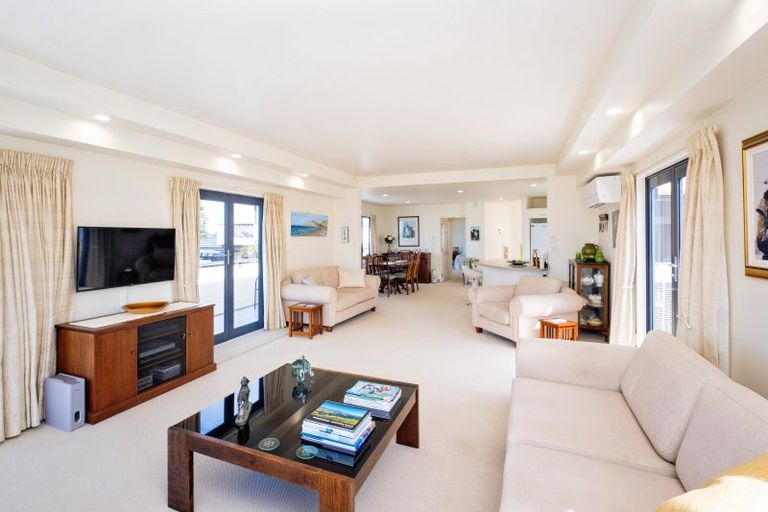 Photo of property in 24 The Esplanade, Westshore, Napier, 4110