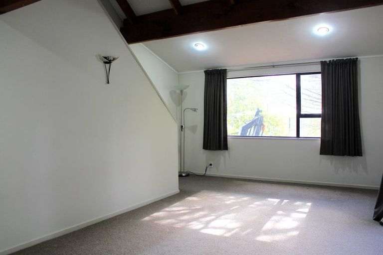 Photo of property in 17 Hutchinson Avenue, New Lynn, Auckland, 0600